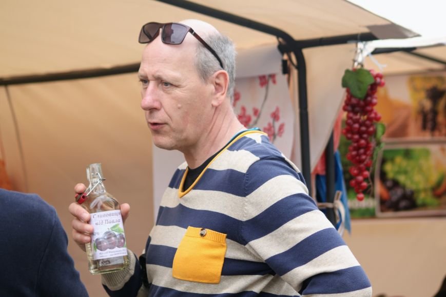 "Сонячний напій" в Ужгороді: ціни, затори та вино (ФОТОРЕП..., фото-4 "Сонячний напій" в Ужгороді: ціни, затори та вино (ФОТОРЕПОРТАЖ), фото-4