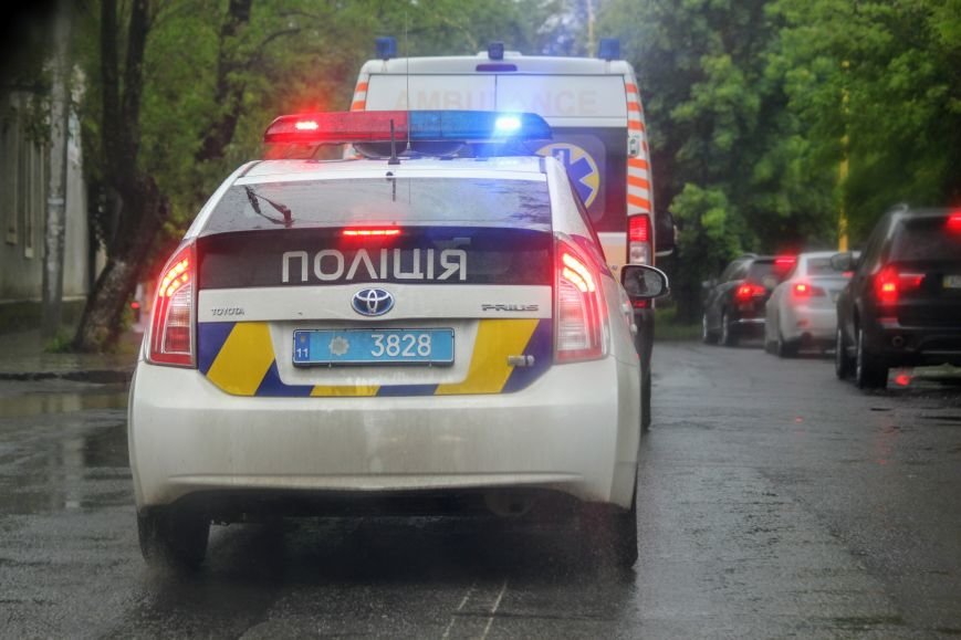 Секунди ціною у життя, або як ужгородські водії пропускают..., фото-5 Секунди ціною у життя, або як ужгородські водії пропускають «швидку»: фоторепортаж, фото-5