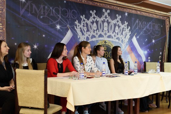 жюри - финалистки конкурса Прима Дона 2017 жюри - финалистки конкурса Прима Дона 2017
