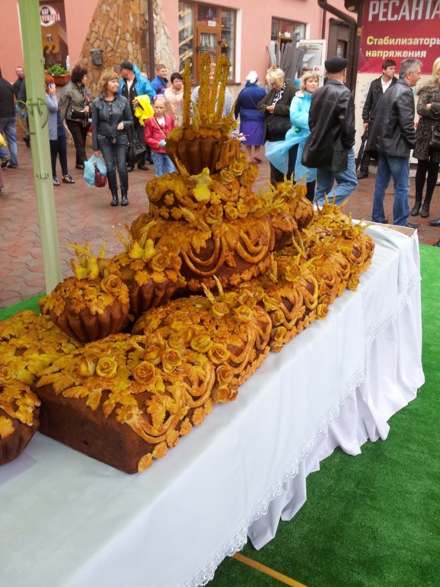 Торты на заказ в Одессе ! Каравай на любое торже | ВКонтакте Каравай на любое торже. Эксклюзивный и оригинальный торт на заказ.Пряничные домики и расписные пряники.Свадебный каравай