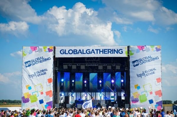 На аэродроме Чайка прошел британский фестиваль Global Gathe..., фото-4 На аэродроме Чайка прошел британский фестиваль Global Gathering (ФОТО), фото-4