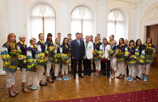Янукович наградил мариупольских олимпийцев орденами (ФОТО), фото-4 Янукович наградил мариупольских олимпийцев орденами (ФОТО), фото-4
