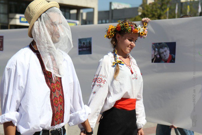 По Симферополю «Украину» водили: БЮТовцы показали свое виде..., фото-4 По Симферополю «Украину» водили: БЮТовцы показали свое видение истории страны (фото), фото-4