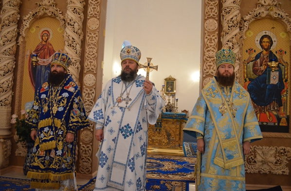 На праздник Покрова в Кривом Роге освятили новый собор (ФОТО), фото-4 На праздник Покрова в Кривом Роге освятили новый собор (ФОТО), фото-4