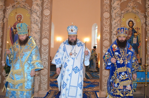 На праздник Покрова в Кривом Роге освятили новый собор (ФОТО), фото-6 На праздник Покрова в Кривом Роге освятили новый собор (ФОТО), фото-6