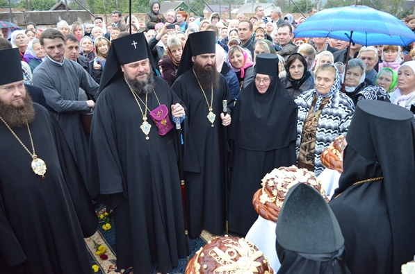 На праздник Покрова в Кривом Роге освятили новый собор (ФОТО), фото-10 На праздник Покрова в Кривом Роге освятили новый собор (ФОТО), фото-10