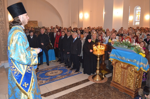 На праздник Покрова в Кривом Роге освятили новый собор (ФОТО), фото-3 На праздник Покрова в Кривом Роге освятили новый собор (ФОТО), фото-3