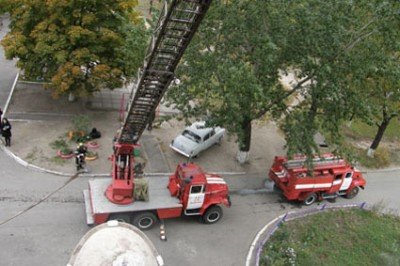 В Мариуполе загорелась 15-этажка. Пострадавший задыхается в..., фото-1 В Мариуполе загорелась 15-этажка. Пострадавший задыхается в дыму, фото-1