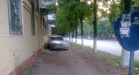 В ДТП на проспекте Лунина пострадал рекламный щит (ФОТО), фото-1 В ДТП на проспекте Лунина пострадал рекламный щит (ФОТО), фото-1