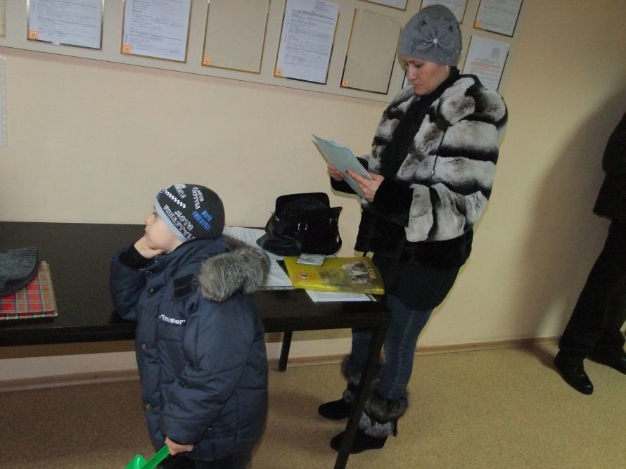Операция «Регистрация» - в Донецке, чтобы оформить докумен..., фото-4 Операция «Регистрация» - в Донецке, чтобы оформить документы на недвижимость, люди занимают очередь в 6 утра (фото), фото-4