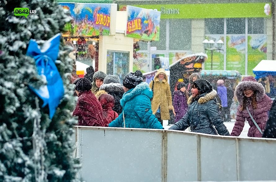 Луганчане устроили танцевальный флэшмоб (ФОТО), фото-2 Луганчане устроили танцевальный флэшмоб (ФОТО), фото-2
