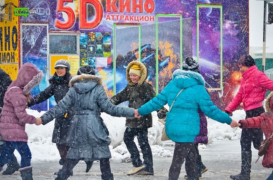 Луганчане устроили танцевальный флэшмоб (ФОТО), фото-4 Луганчане устроили танцевальный флэшмоб (ФОТО), фото-4