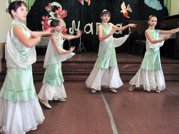 Для мам и бабушек воспитанники горловского филиала школы и..., фото-3 Для мам и бабушек воспитанники горловского филиала школы искусств устроили концерт, фото-3