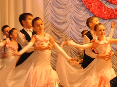 Праздник весны и нежности: накануне 8 марта для горловчано..., фото-1 Праздник весны и нежности: накануне 8 марта для горловчанок прошел концерт, фото-1