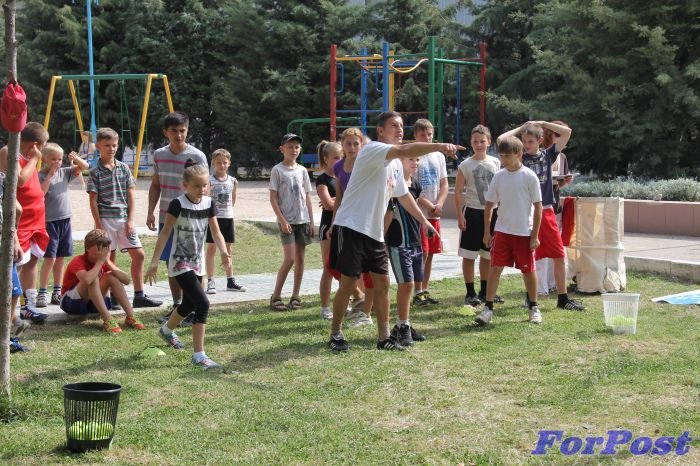 Праздничная эстафета юных спортсменов Праздничная эстафета юных спортсменов
