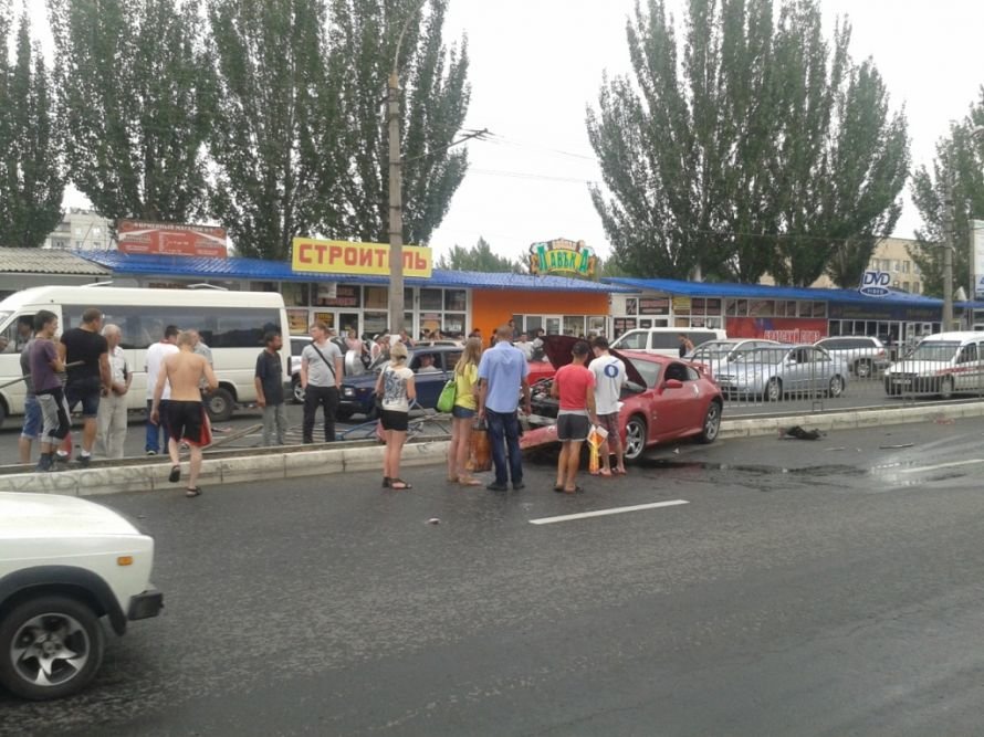 красный нисан красный нисан