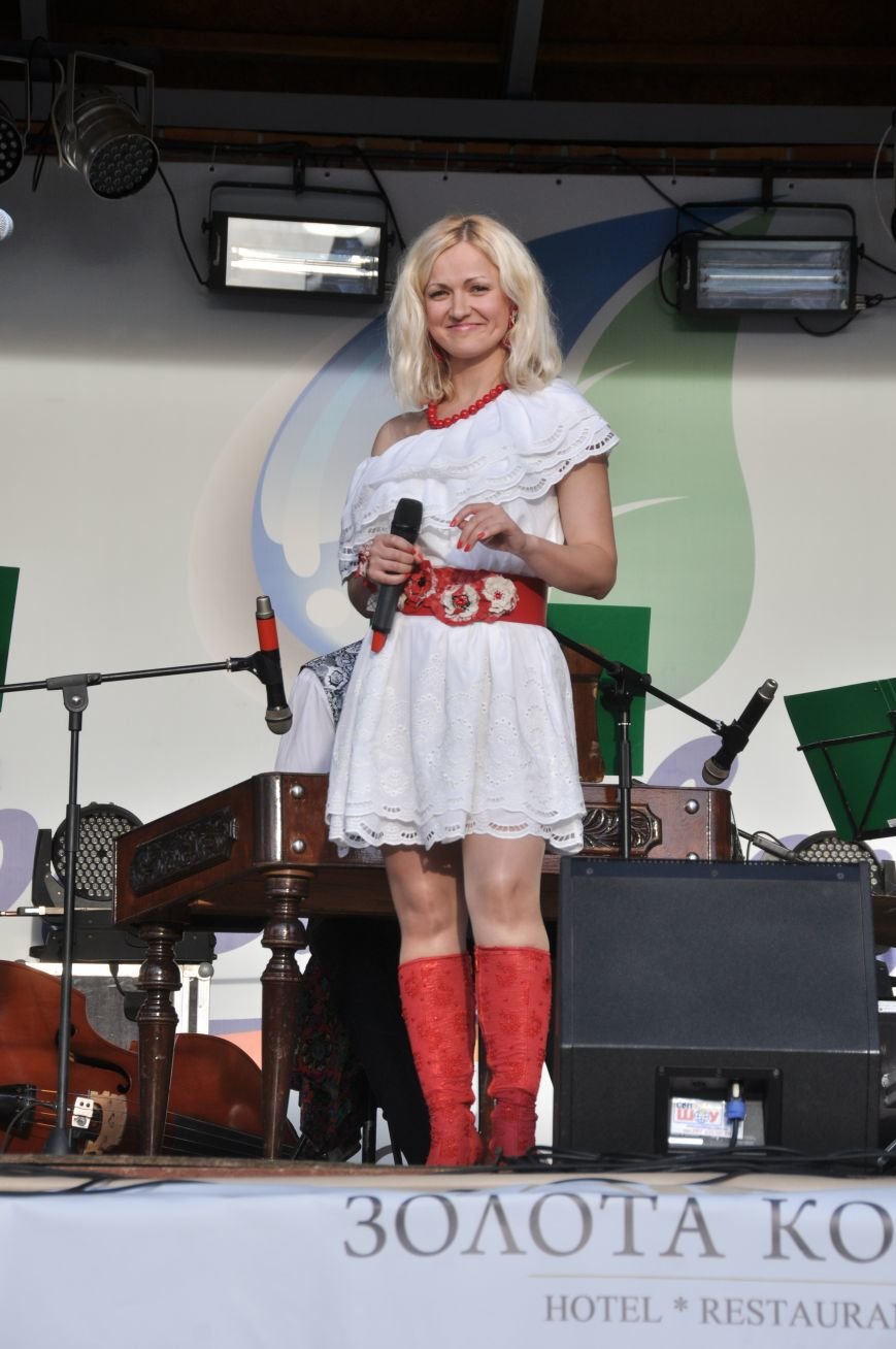 2013 06 16 357 Наталя Марківська на сцені Трускавецької площі 2013 06 16 357 Наталя Марківська на сцені Трускавецької площі