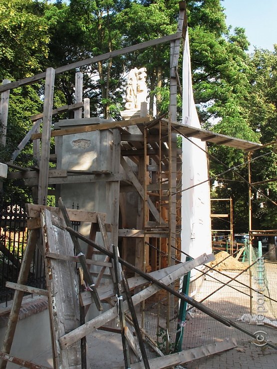 статуї лицарів3 статуї лицарів3