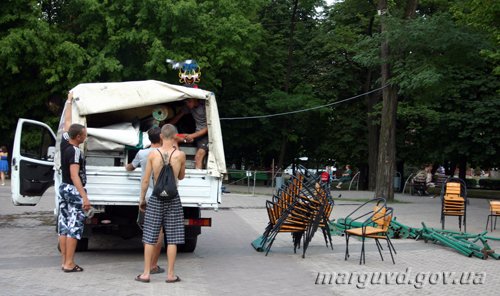 19_07_2012_Mariupol_demontaj_palatki_4