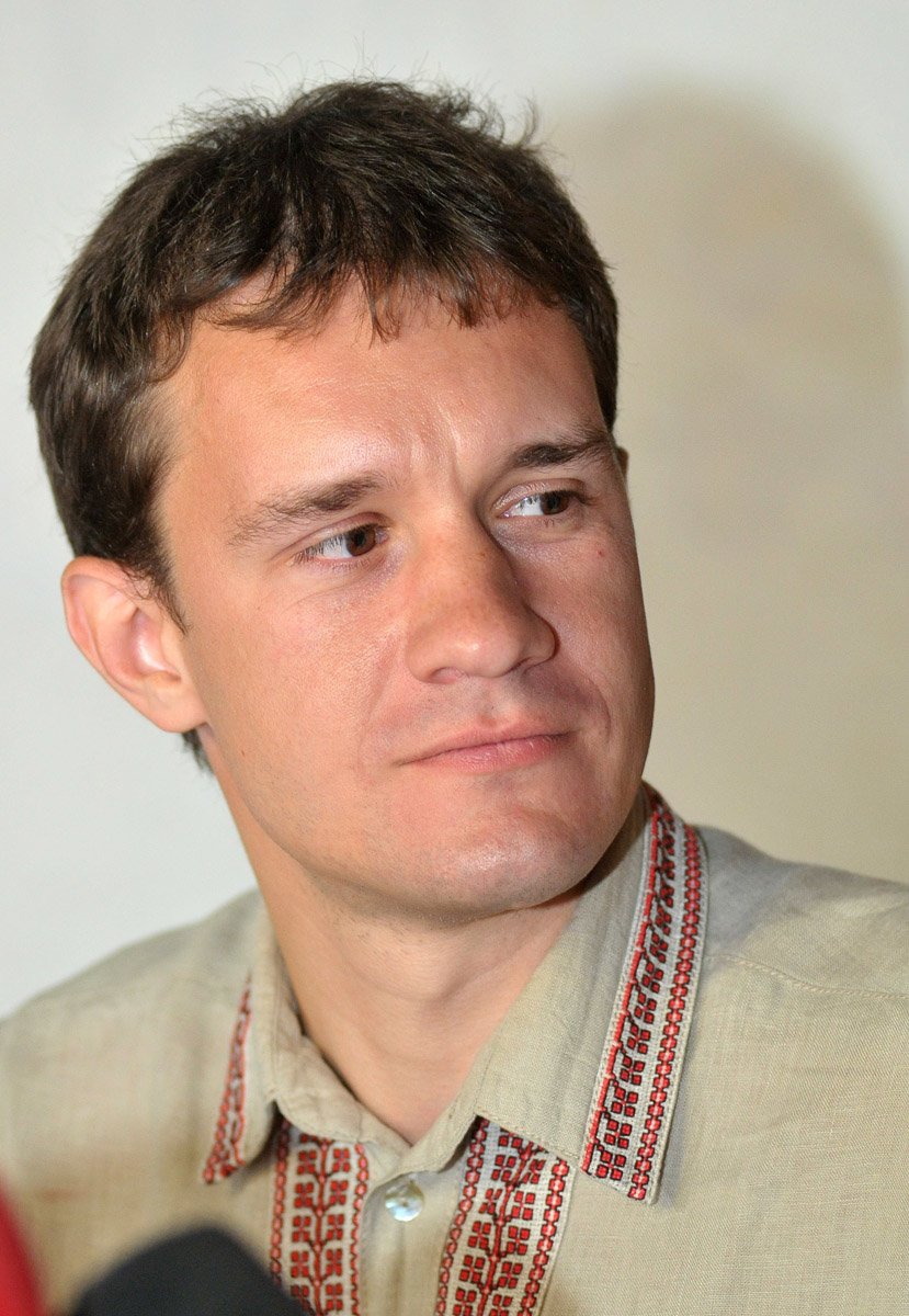 s-tustan-press-conf-2013_4010a_HBR