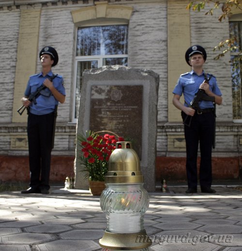 22_08_2013_Mariupol_Zajgi_svechu_pamyati_5