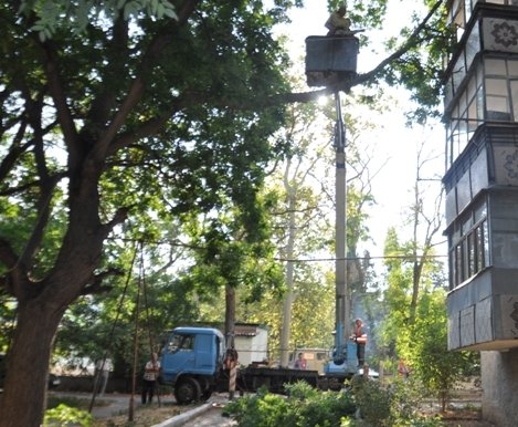 13_08_27Vetka_upala_na_balkon1