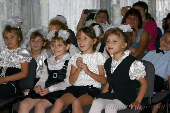 01_09_2013_Mariupol_1-e_sentyabrya_v_internate_02s