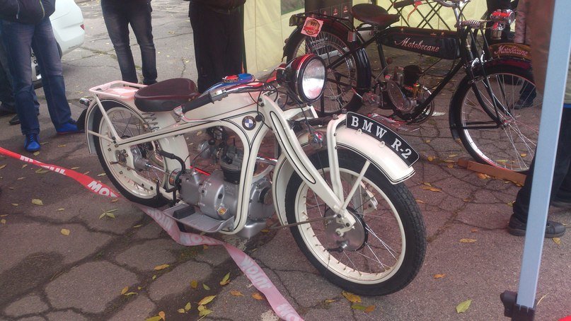 HmrbgBk_XcM