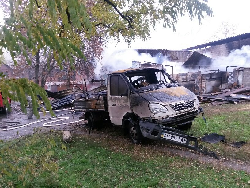 Пожар на мебельном складе