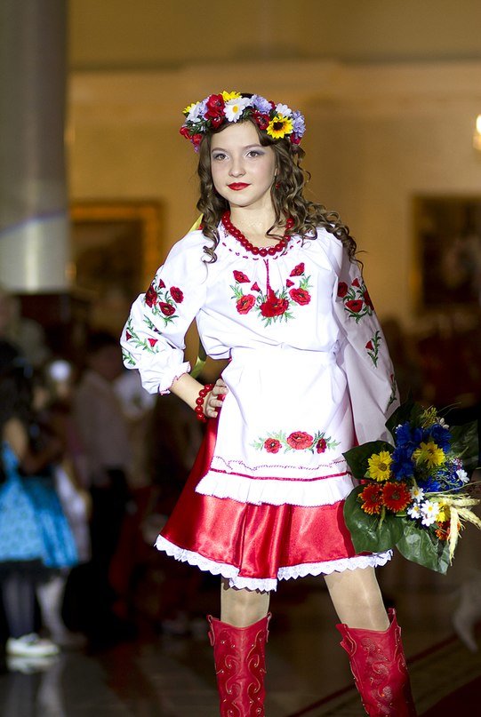 В Луганске состоялся детский бал «Золотая осень» (ФОТО) (фото) - фото 2 В Луганске состоялся детский бал «Золотая осень» (ФОТО) (фото) - фото 2
