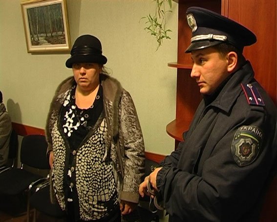 В Сумах міліція затримала шахрайку екстра-класу_4 В Сумах міліція затримала шахрайку екстра-класу_4