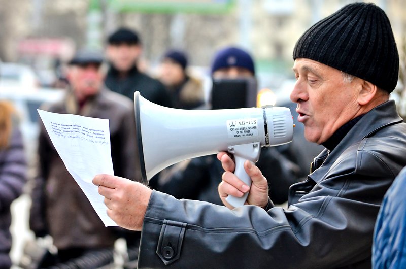 «Мельника в отставку!». Митингующие требовали увольнения пр..., фото-4 «Мельника в отставку!». Митингующие требовали увольнения прокурора Луганской области (ФОТО. ВИДЕО), фото-4