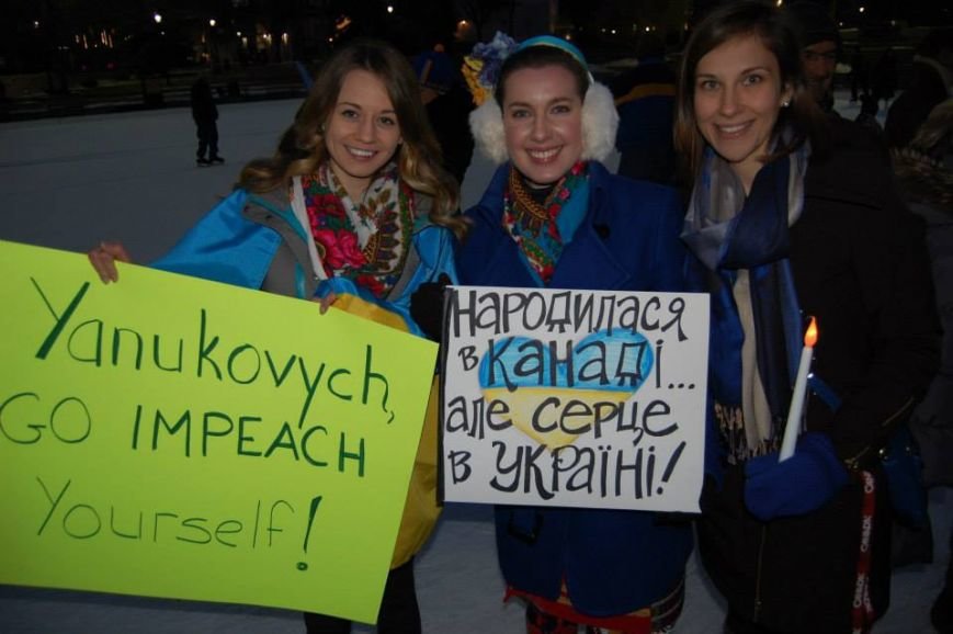 Українці в Канаді поставили хрест на Президенті (ФОТО), фото-1 Українці в Канаді поставили хрест на Президенті (ФОТО), фото-1