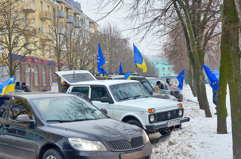 Луганчане организовали автопробег в поддержку Евромайдана (..., фото-2 Луганчане организовали автопробег в поддержку Евромайдана (ФОТО), фото-2