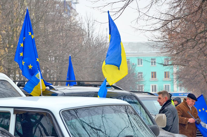 Луганчане организовали автопробег в поддержку Евромайдана (..., фото-3 Луганчане организовали автопробег в поддержку Евромайдана (ФОТО), фото-3