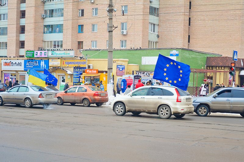 Луганчане организовали автопробег в поддержку Евромайдана (..., фото-6 Луганчане организовали автопробег в поддержку Евромайдана (ФОТО), фото-6