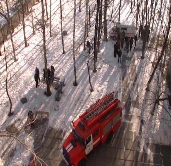 Из-за пожара в харьковском общежитии спасатели эвакуировали..., фото-2 Из-за пожара в харьковском общежитии спасатели эвакуировали 70 человек (фото, видео), фото-2