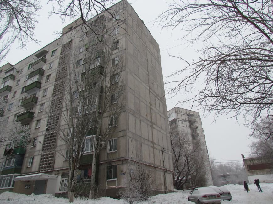 Четверговый объезд в снежном плену: в Мариуполе коммуналь..., фото-5 Четверговый объезд в снежном плену: в Мариуполе коммунальщики и журналисты забуксовали на внутридворовой дороге (Фоторепортаж), фото-5