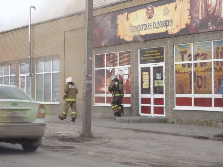 В городе  горит «Таганрогская Пивоварня» (ФОТО), фото-2