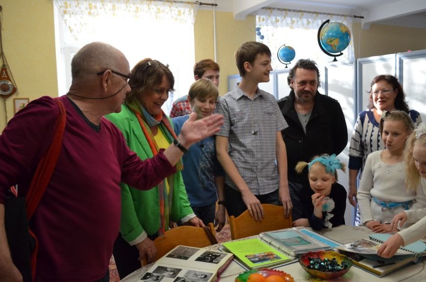 Кинофорум «Магия кино» «Детский КиноМай в Таганроге» началась с благотворительной акции, фото-1