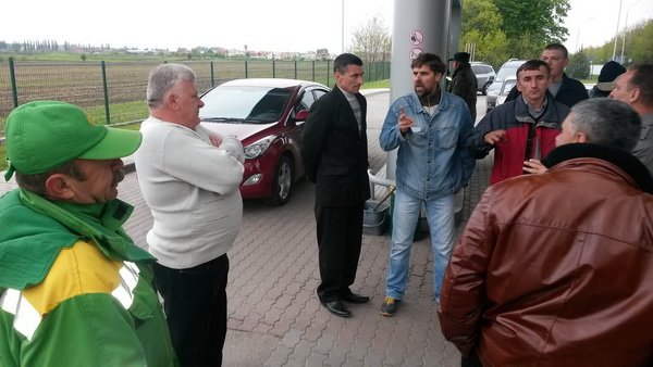 На Тернопільщині відбувся попереджувальний пікет проти підн..., фото-1 На Тернопільщині відбувся попереджувальний пікет проти підняття цін на бензин (фото), фото-1
