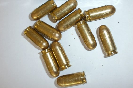 У Тернополі на вокзалі чоловік добровільно здав правоохорон..., фото-2 У Тернополі на вокзалі чоловік добровільно здав правоохоронцям боєприпаси (фото), фото-2