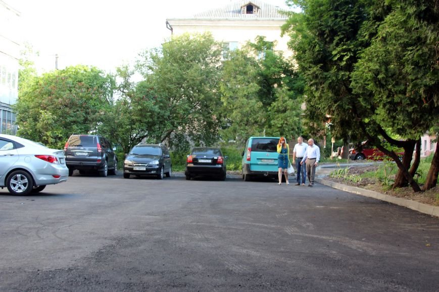 Міський голова незадоволений тим, як у Тернополі проводять..., фото-1 Міський голова незадоволений тим, як у Тернополі проводять ремонти дворів (фото), фото-1