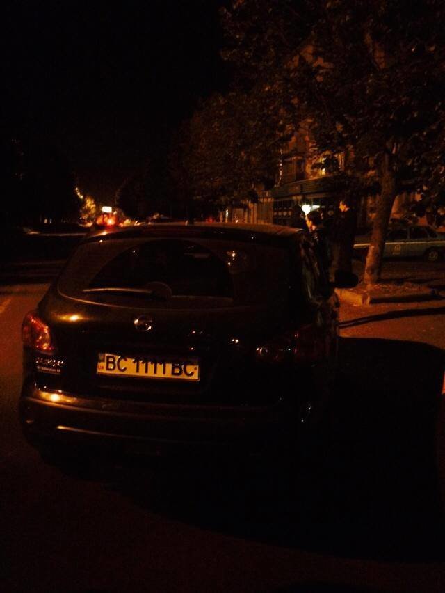 У Львові п'яний депутат виїхав на зустрічну на розтрощив ле..., фото-3 У Львові п'яний депутат виїхав на зустрічну на розтрощив легковик? (ФОТО), фото-3