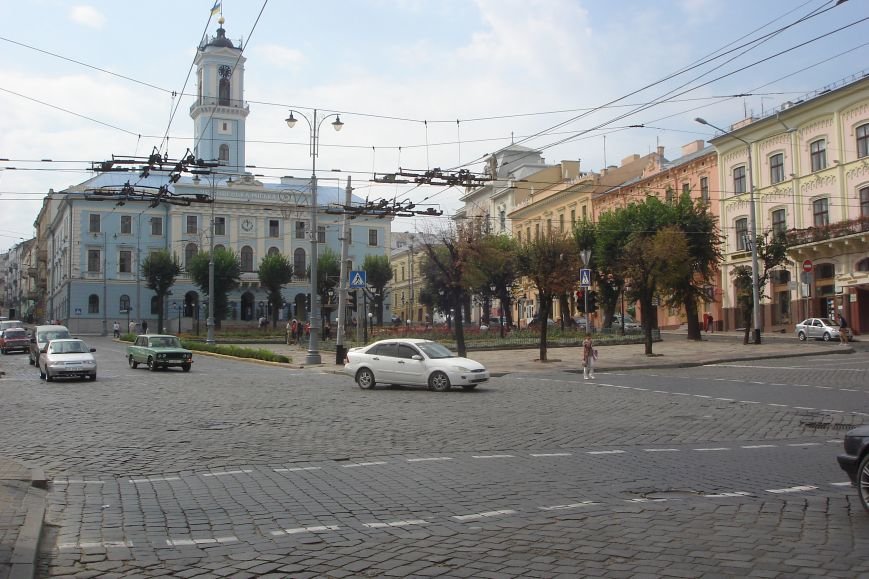 Центральна_площа_(Чернівці)-1 Центральна_площа_(Чернівці)-1