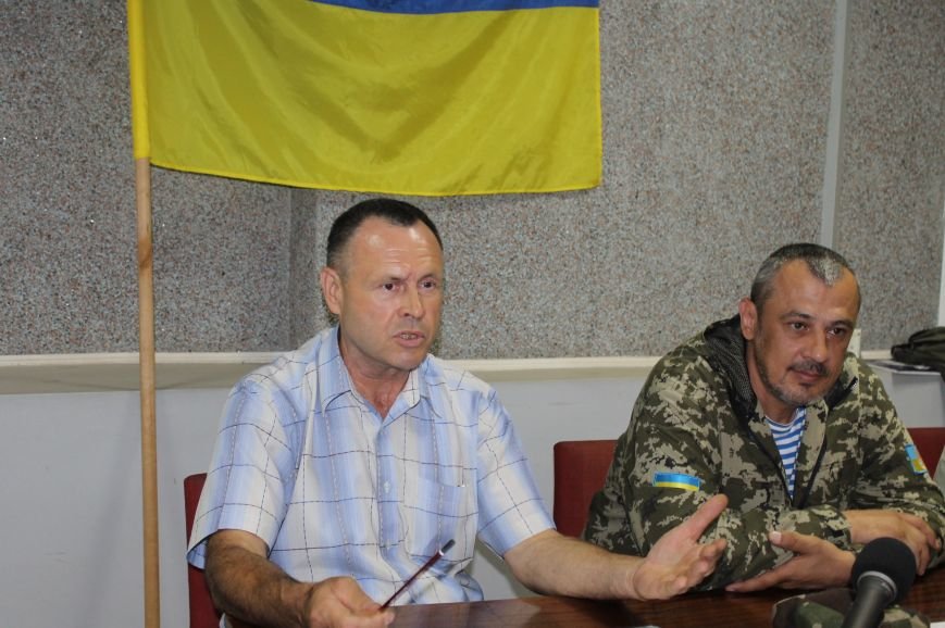 В зоне АТО: криворожане отвезли очередную партию продуктов..., фото-1 В зоне АТО: криворожане отвезли очередную партию продуктов и снаряжения 40 батальону, фото-1