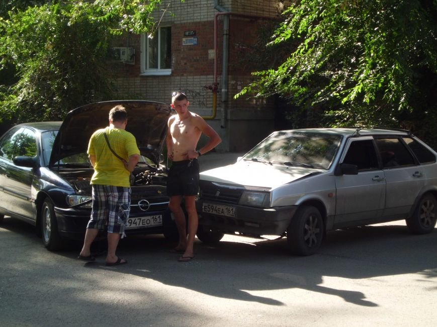 В Таганроге столкнулись два авто на Шаумяна, фото-2