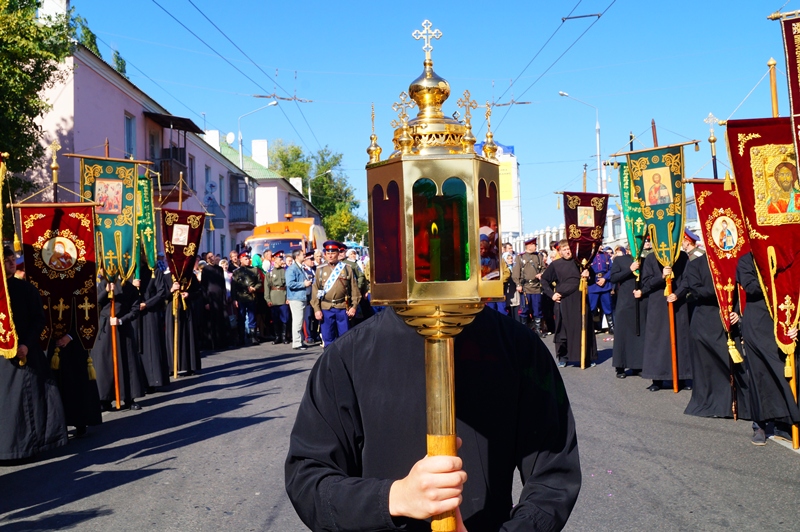 По Белгороду пронесли мощи Святителя Иоасафа, фото-1 По Белгороду пронесли мощи Святителя Иоасафа, фото-1