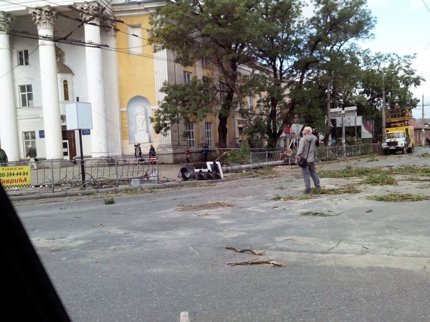 Ураган в севастополе. Ураган в Симферополе. Ночной ураган в Севастополе.