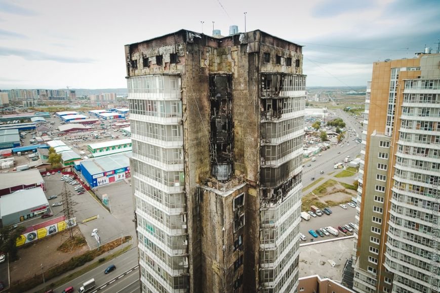 Как выглядит сгоревший дом в Красноярске [фото], фото-1